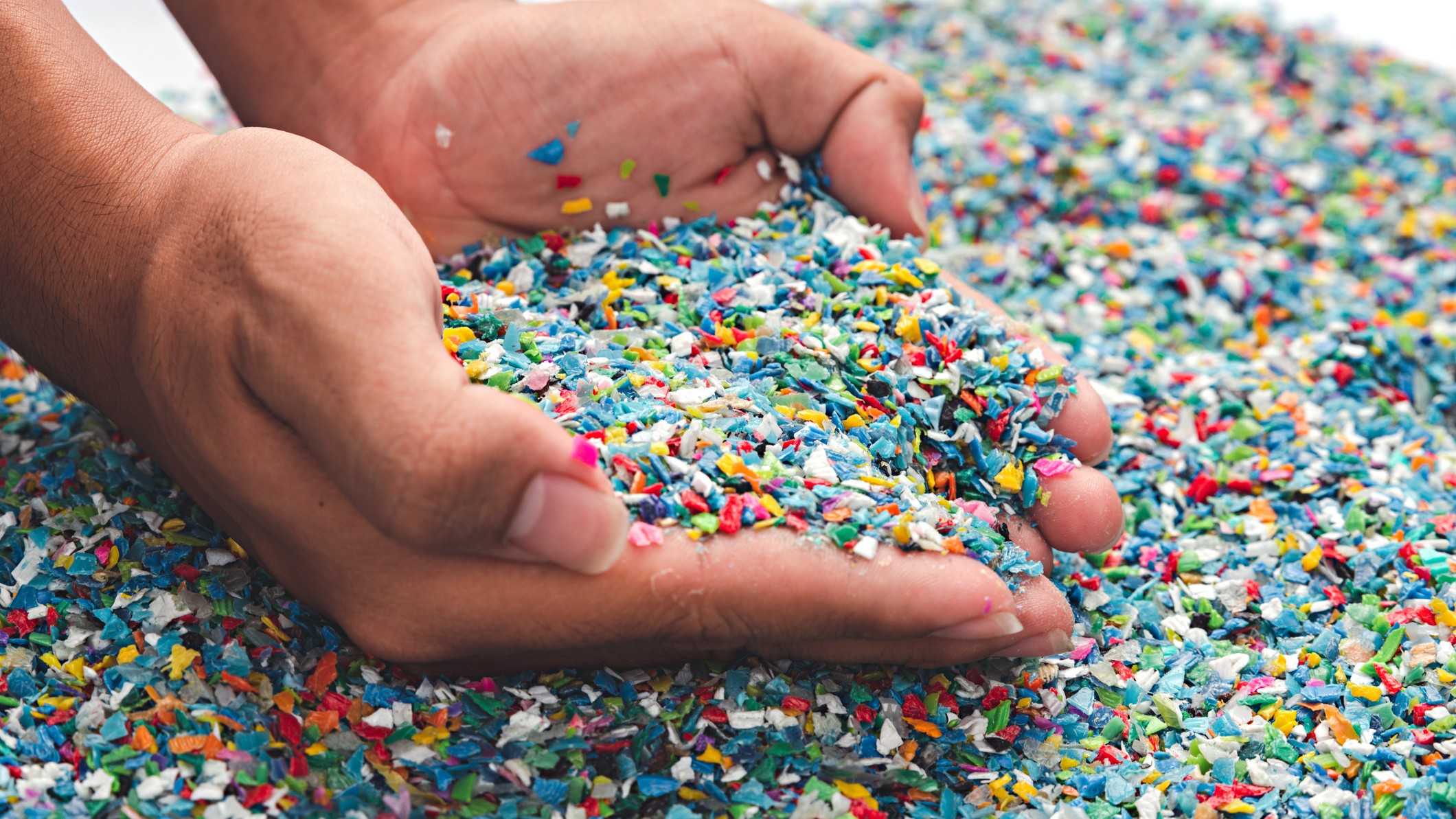 Estudio asegura que daños por emisiones de plástico podrían duplicarse al año 2040