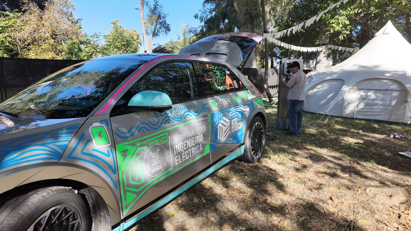 Baterías reutilizadas de autos eléctricos energizarán espacio de Lollapalooza 2026