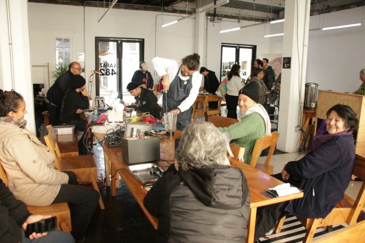 Reparar en vez de botar: Jornada en Independencia busca dar nueva vida a objetos dañados