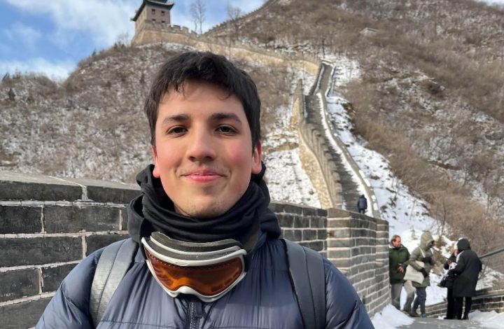 Estudiante es premiado en China por proyecto que transforma residuos mineros en materiales de construcción