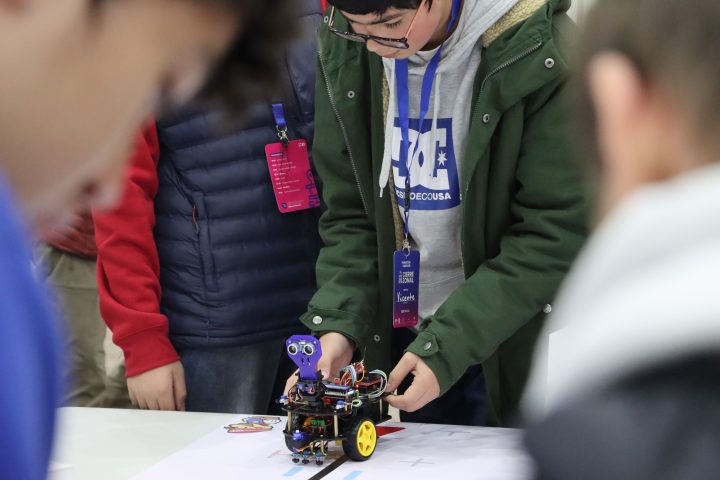 Abren postulaciones para talleres gratuitos de robótica y tecnología en el Maule