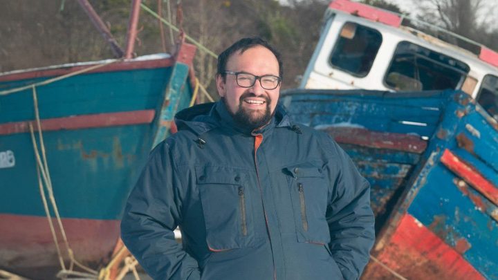 Investigador chileno es nominado a premio internacional por estudio sobre la gestión indígena marina