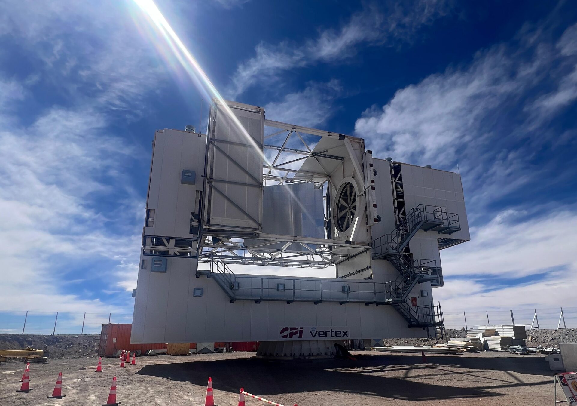 Chile inaugura el telescopio submilimétrico más alto del mundo en el Desierto de Atacama