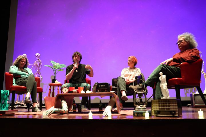 Noche Nerd celebra 10 años en Chile analizando la ciencia detrás del bien y el mal