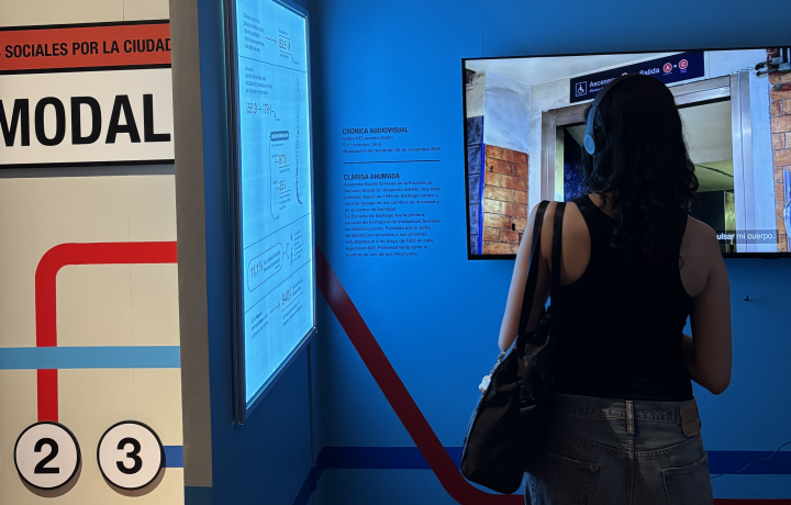 Intermodales: La exposición gratuita que analiza Santiago desde el Trabajo Social