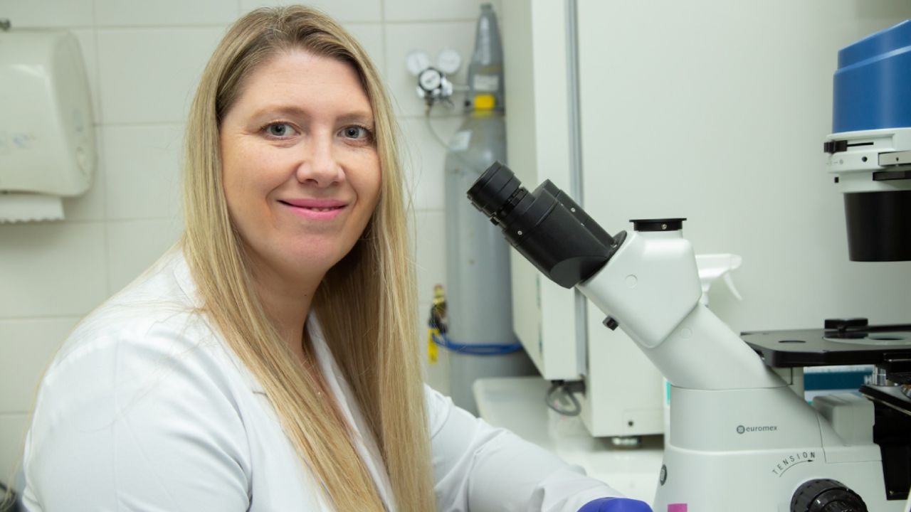 Priscilla Brebi: La investigadora que busca en la naturaleza las respuestas contra el cáncer