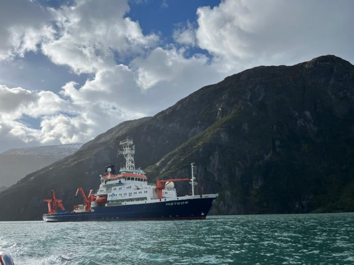 Investigadores estudian las Floraciones Algales Nocivas de la Patagonia en expedición internacional