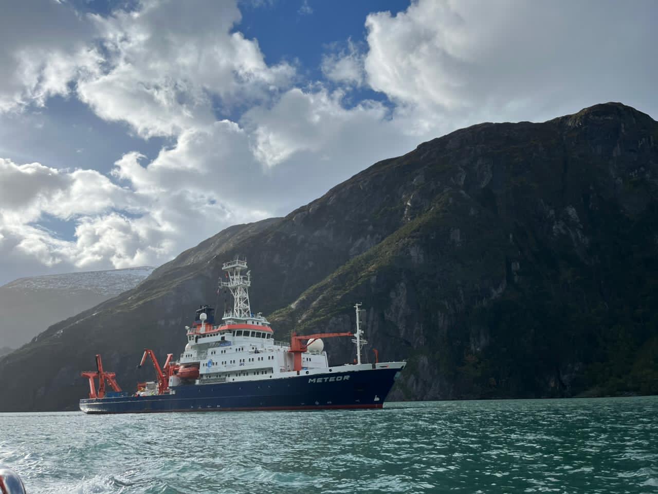 Investigadores estudian las Floraciones Algales Nocivas de la Patagonia en expedición internacional