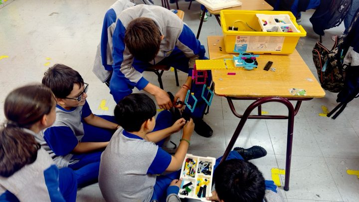 Estudio revela que talleres mejoran la integración social y motivación de escolares en Chile