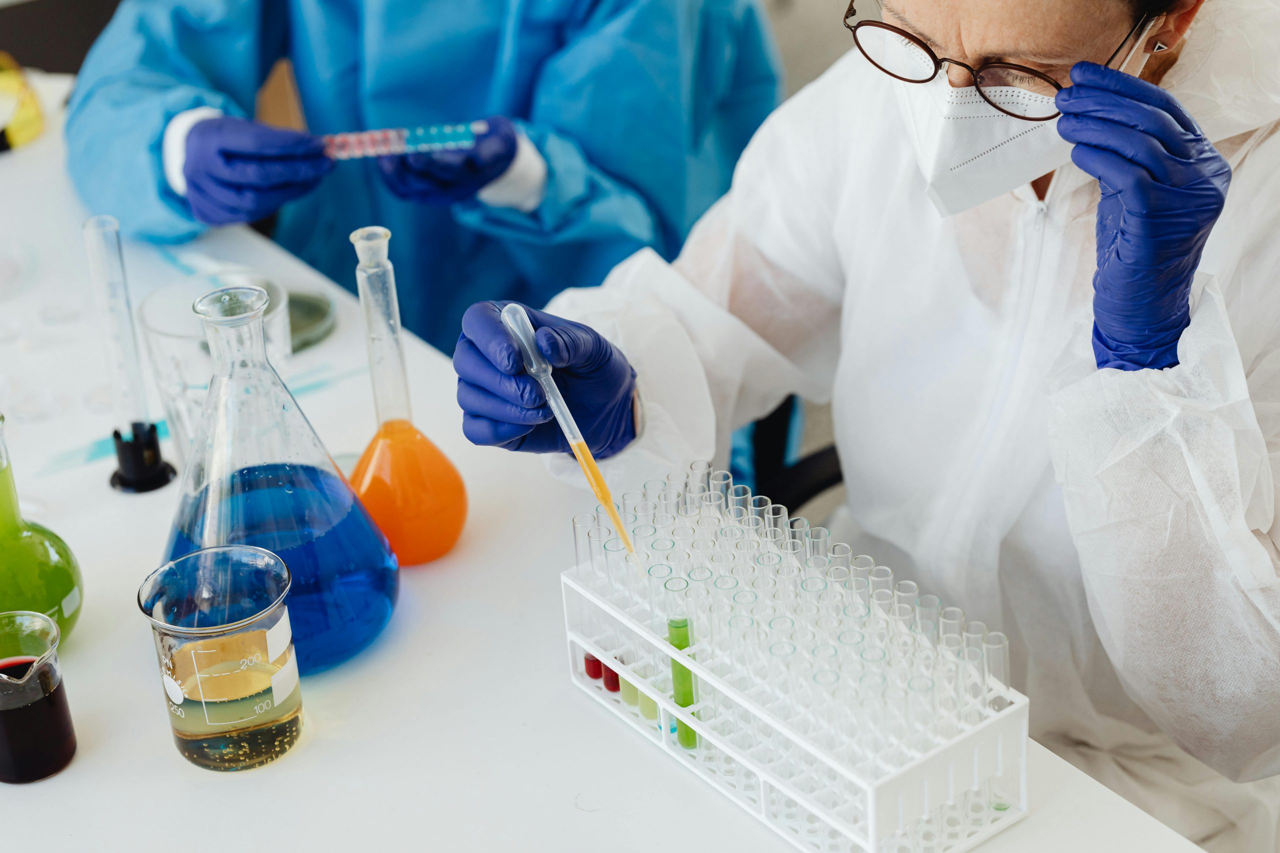 Abren postulaciones para premiar investigaciones en ciencia capilar lideradas por mujeres