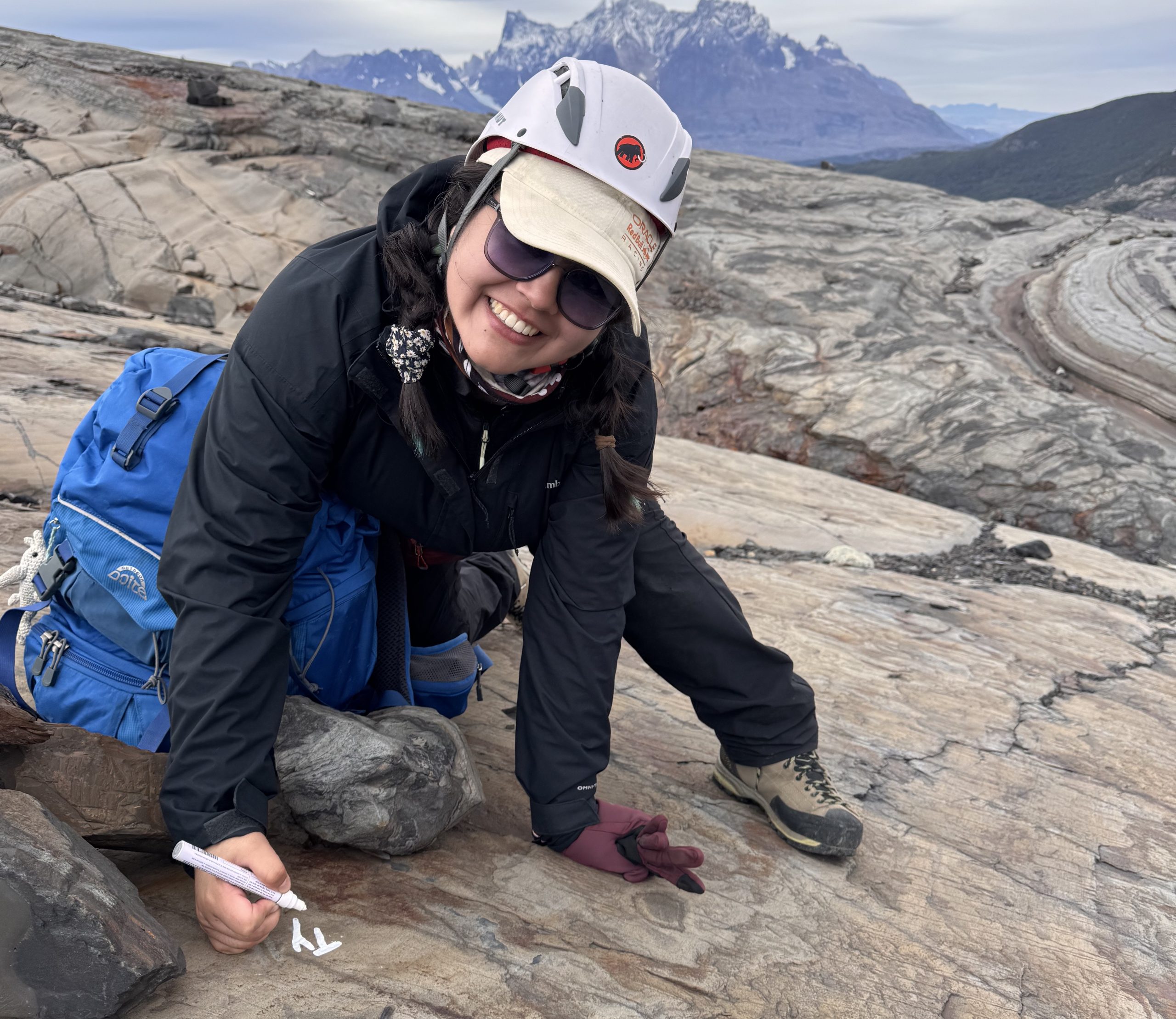Javiera Delgado: La científica que conecta la paleontología de Magallanes con sus comunidades