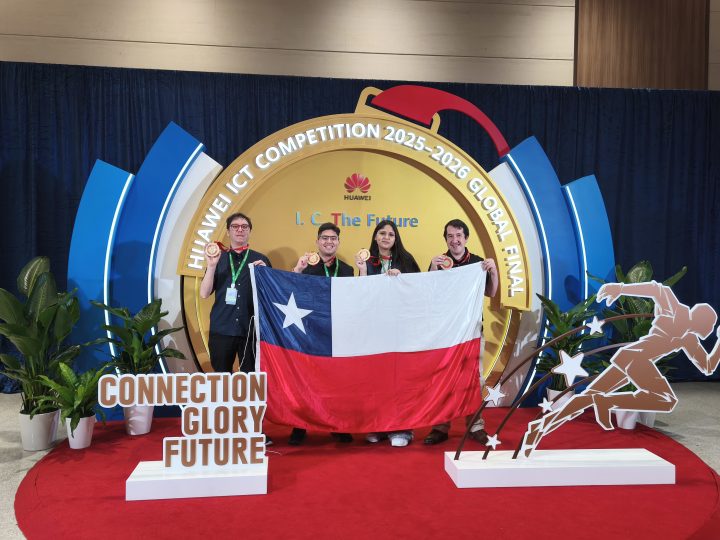 Chilenos logran histórico tercer lugar en mundial de Tecnologías de la Información en China
