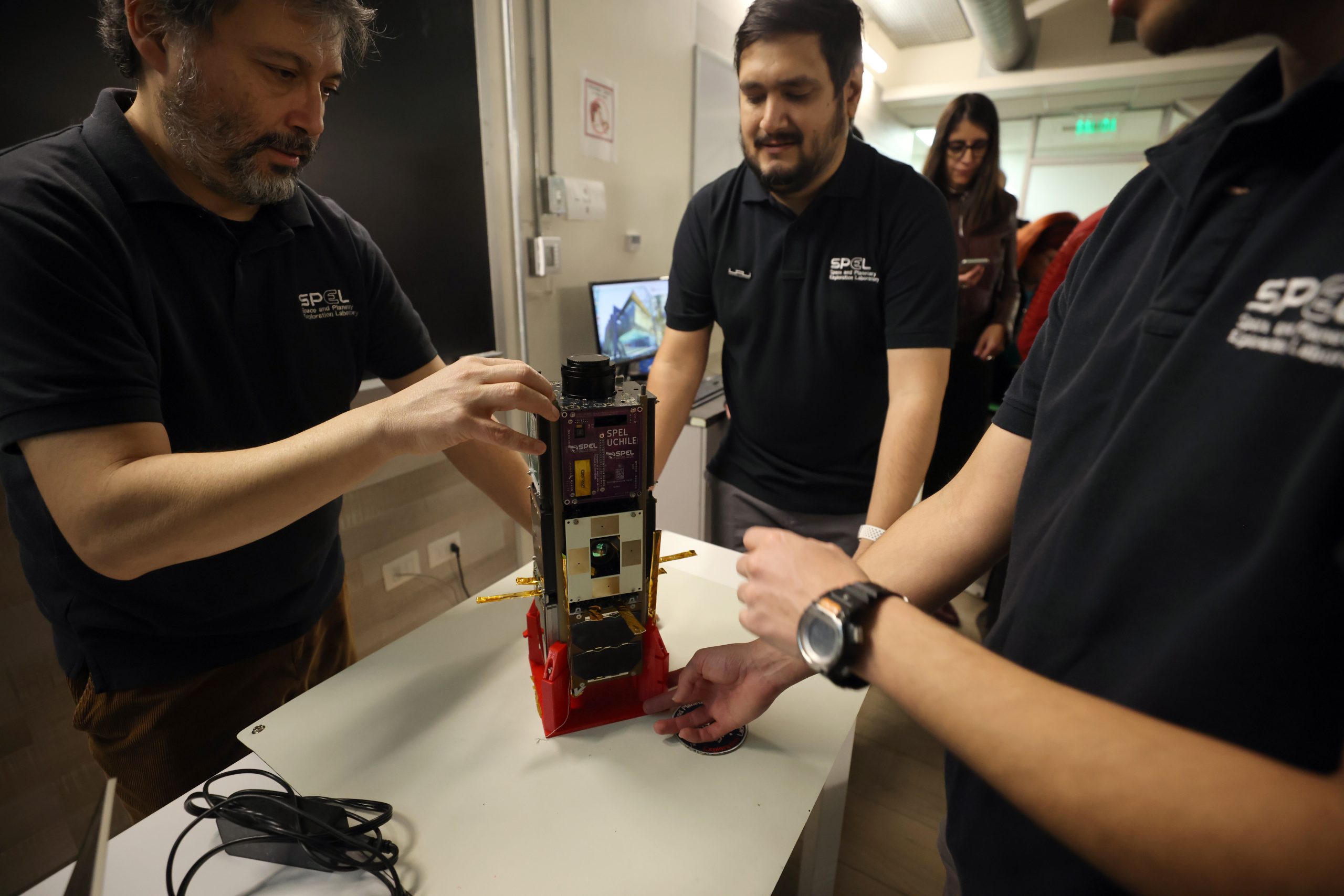 Nanosatélite SUCHAI-4 de la Universidad de Chile llevará 60 experimentos al espacio