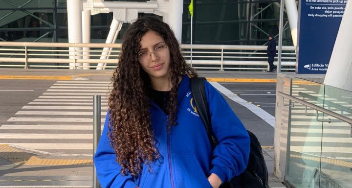 Alumna de cuarto medio se convierte en la primera chilena en clasificar a mundial de informática
