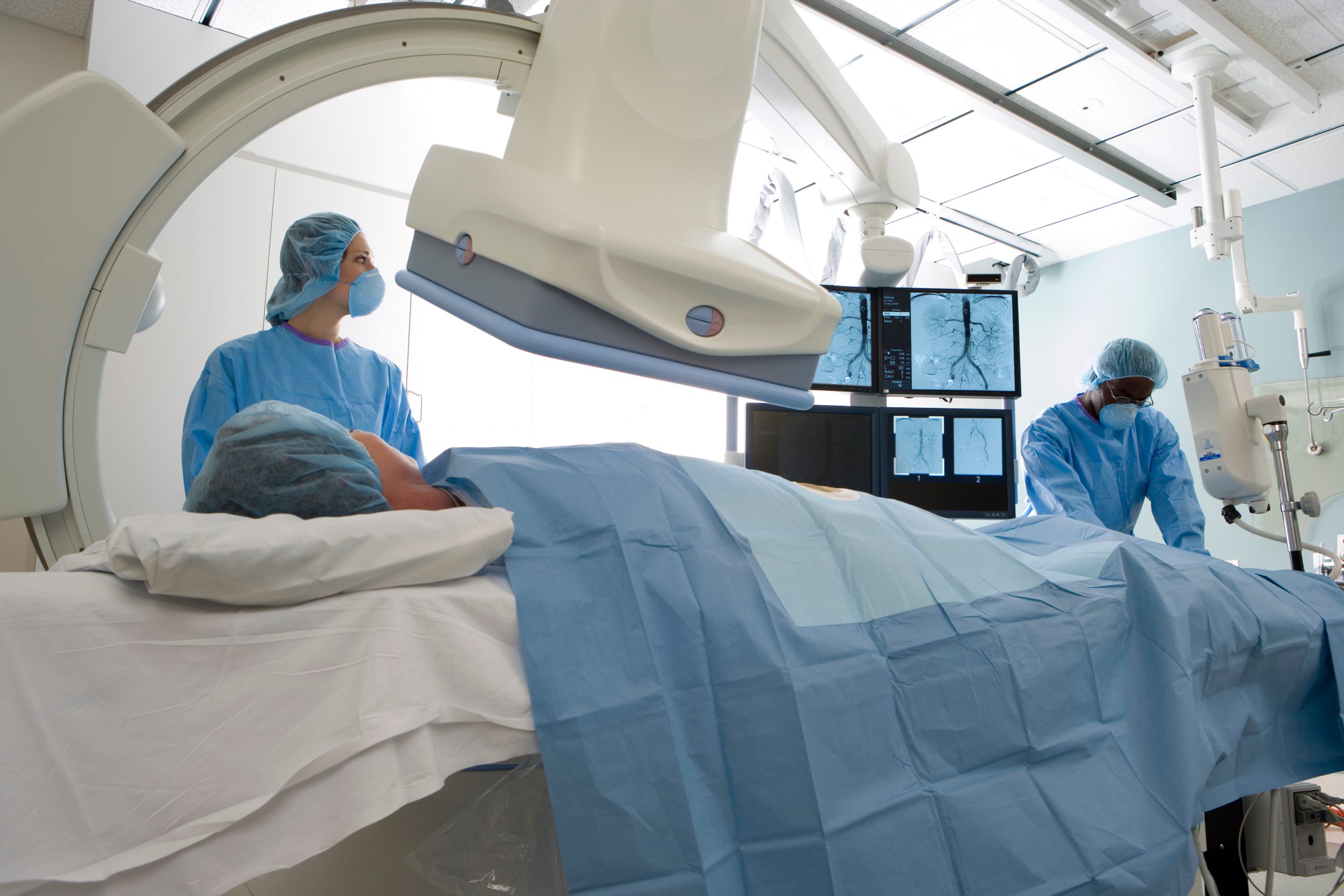 Desarrollan estrategia que debilita células de cáncer de colon usando enzimas encapsuladas