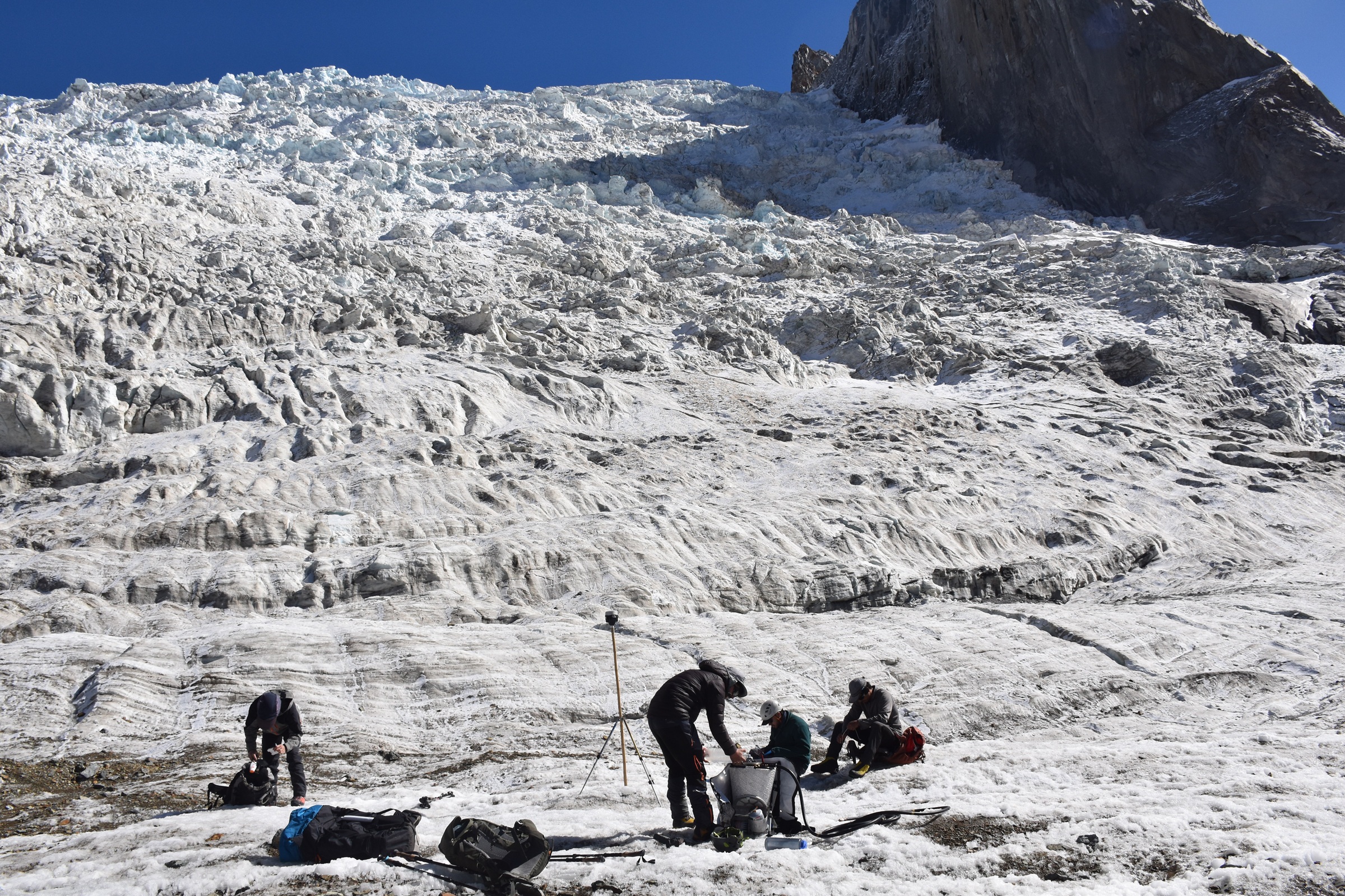 En un año: Glaciar Universidad perdió el equivalente al consumo anual de agua de una ciudad de 580 mil habitantes