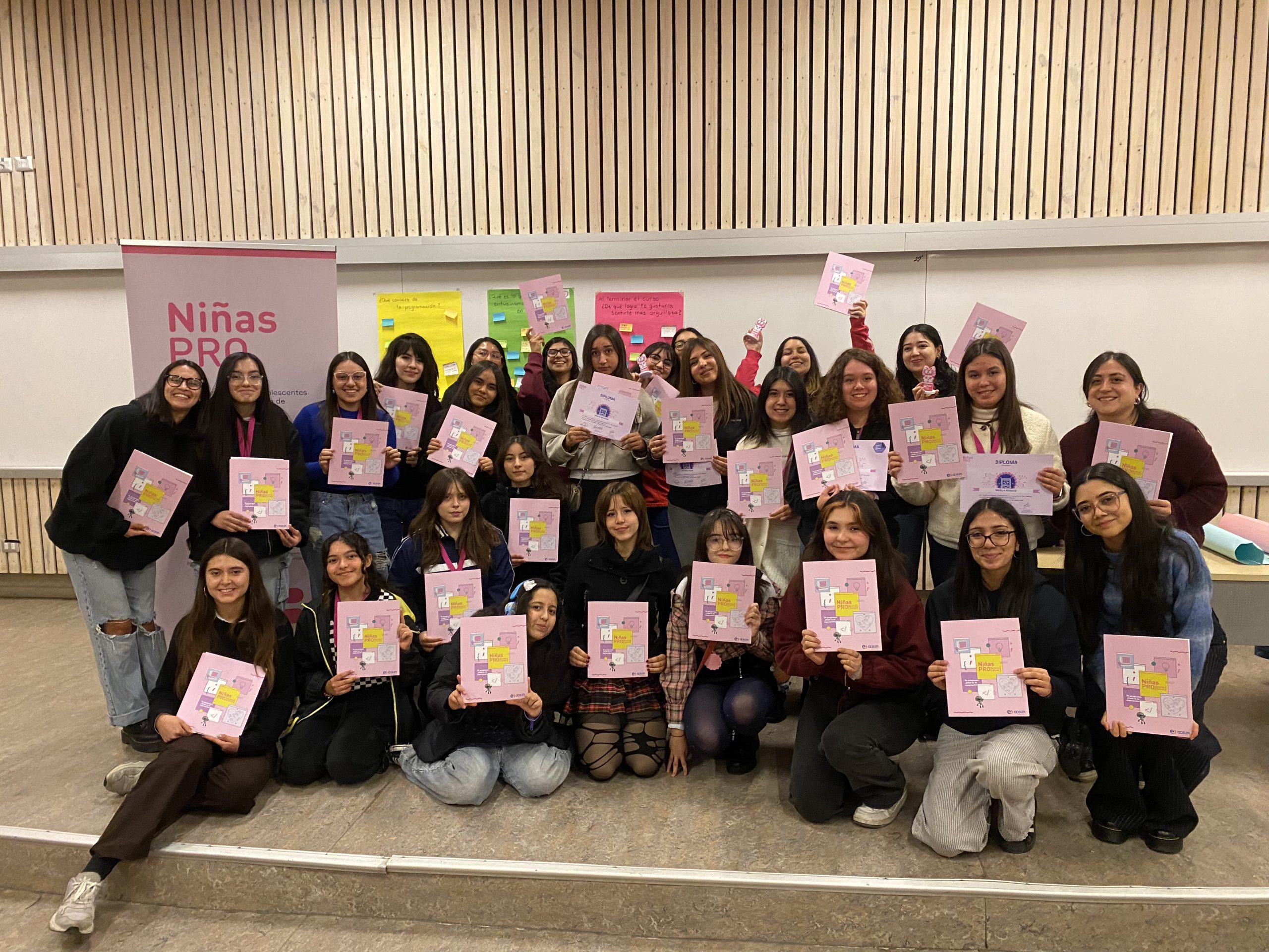 Niñas Pro lanza cursos gratuitos de IA, robótica y programación: Cuándo y cómo postular