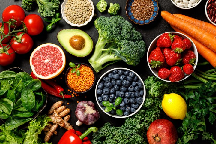 Jóvenes del mundo no alcanzan el consumo mínimo de vegetales saludables