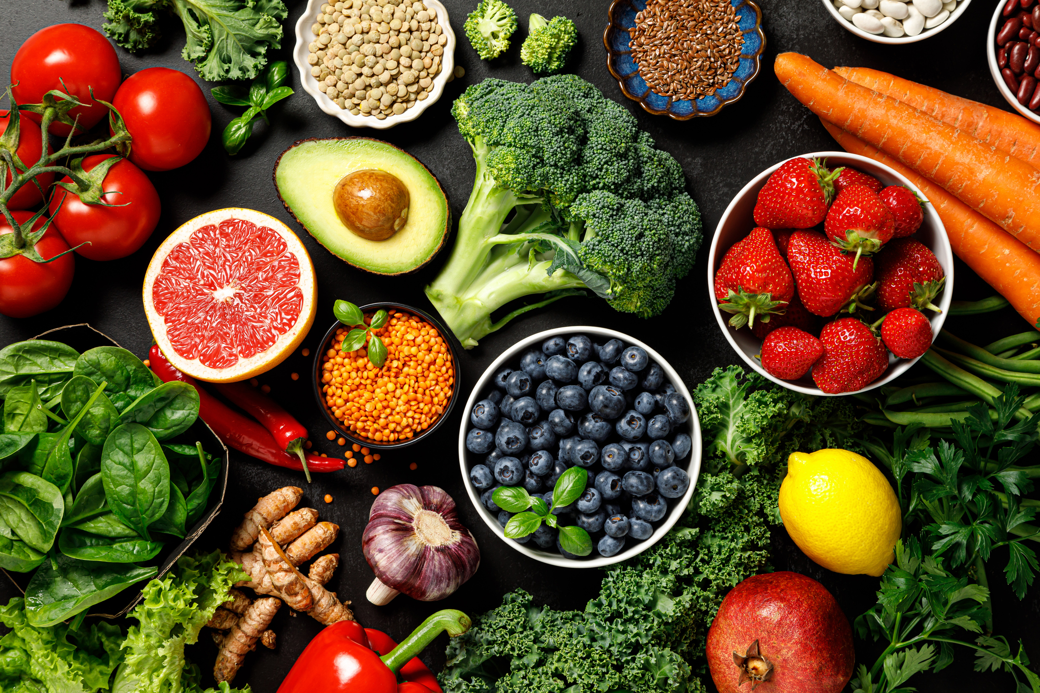 Jóvenes del mundo no alcanzan el consumo mínimo de vegetales saludables