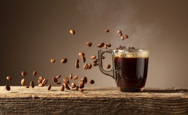 ¿Un cafecito? Ciencia revela cuántas tazas al día son saludables