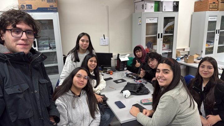 Estudiantes ULagos desarrollan innovaciones que mejoran autonomía de personas mayores