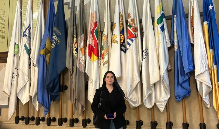 Julieta Flores: La estudiante de San Antonio que se convirtió en la primera embajadora de física cuántica de Latinoamérica