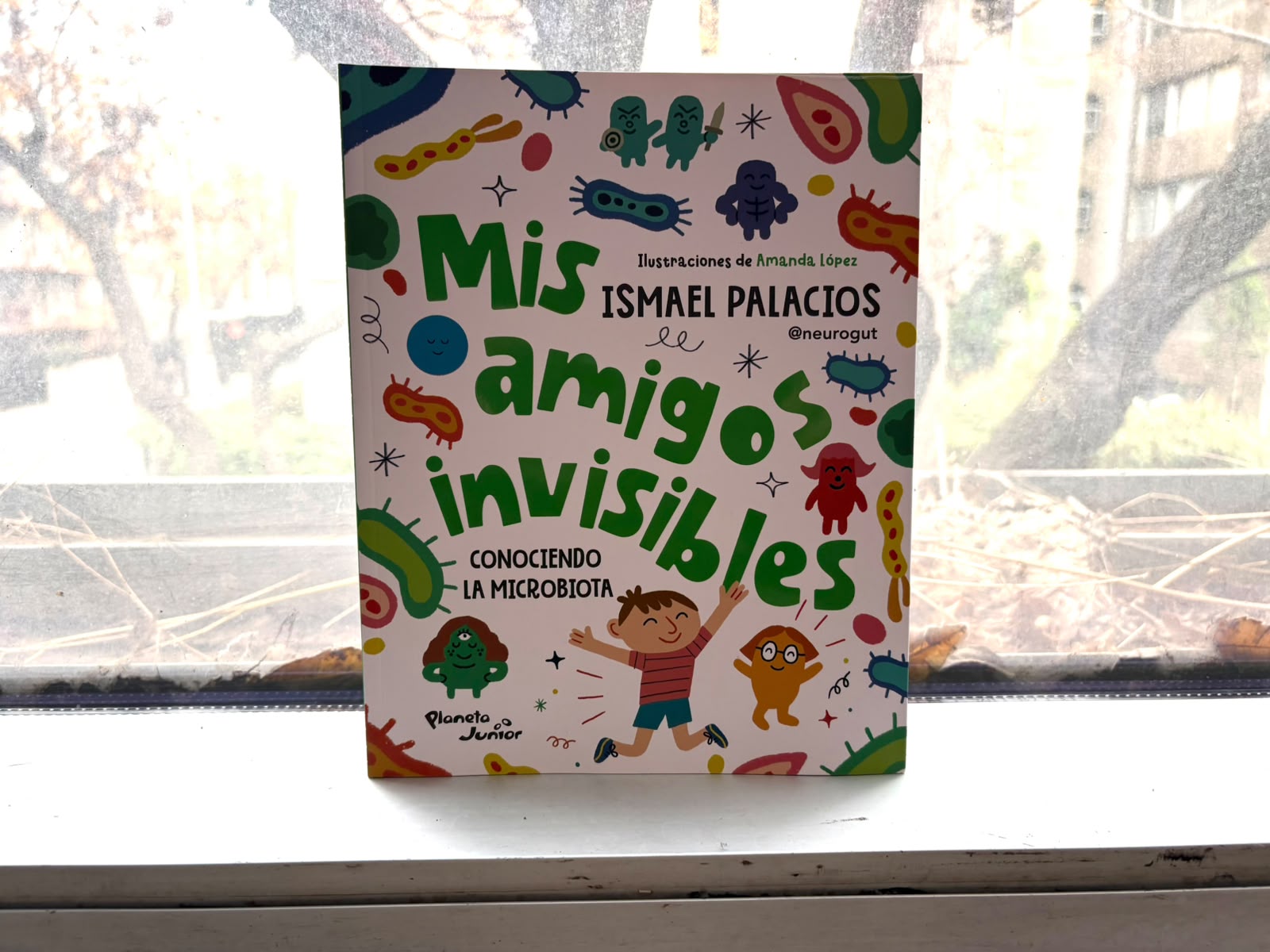 Lanzan libro familiar sobre la microbiota