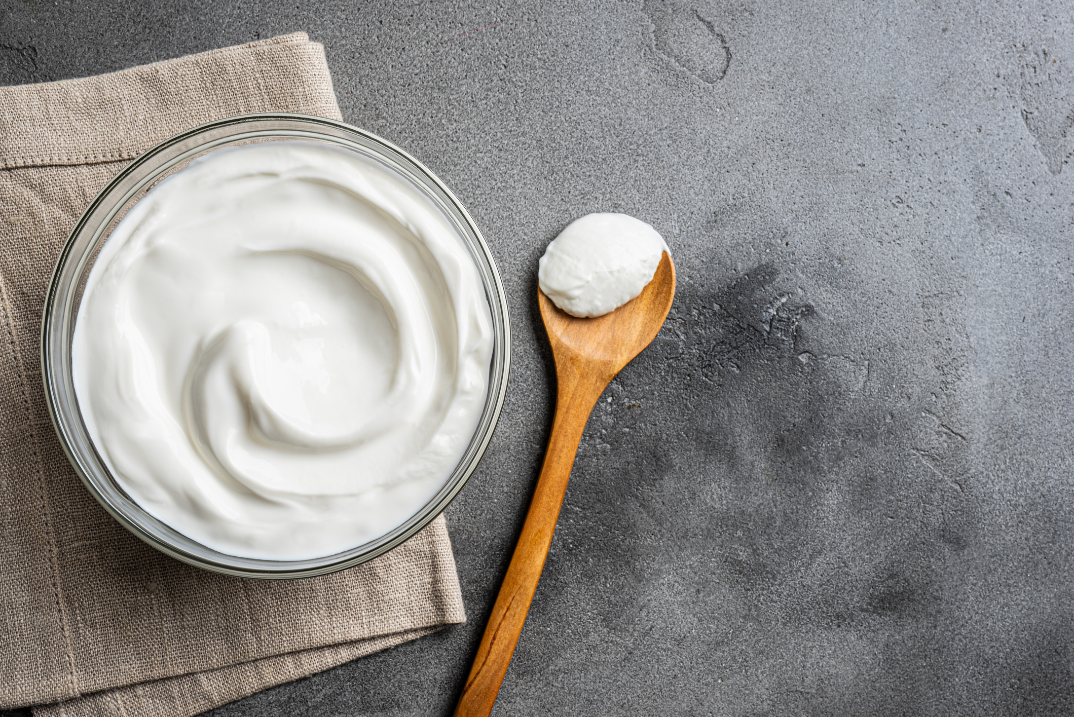 Estudio mostró beneficios del yogurt en fuerza muscular y salud digestiva de personas mayores
