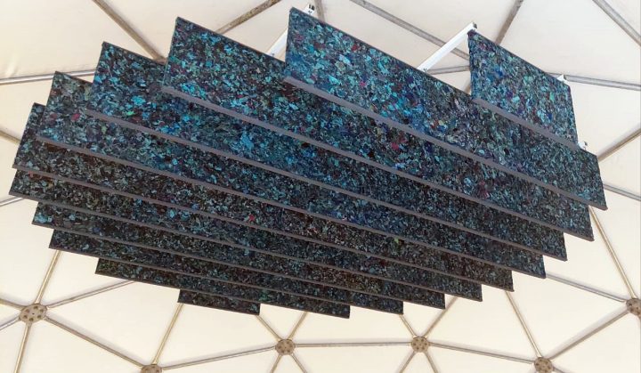 Sonner: Emprendimiento chileno transforma residuos textiles en paneles acústicos