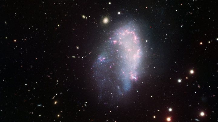 Investigadores CATA reconstruyeron la vida azarosa de una galaxia en declive