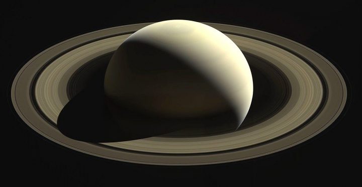 Planetario USACH apuntará sus telescopios este sábado hacia Saturno y la Luna